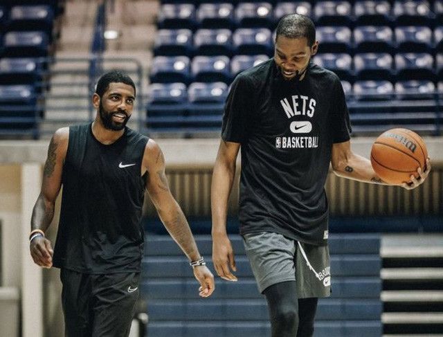 许多版本支 许多版本支